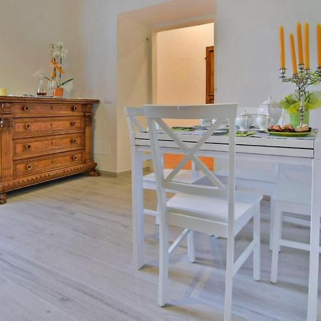 1 Bedroom Gorgeous Apartment In Арецо Екстериор снимка