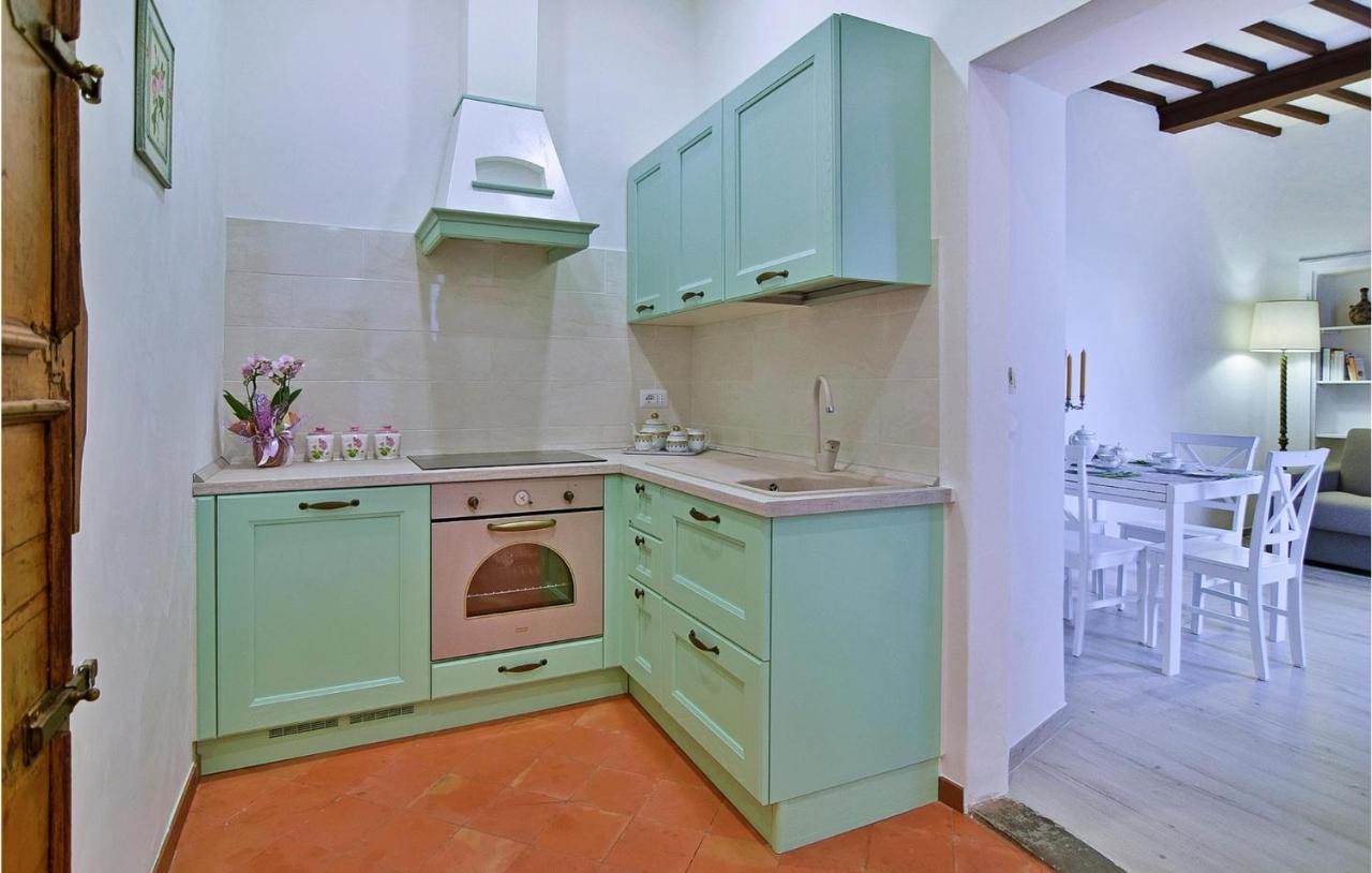 1 Bedroom Gorgeous Apartment In Арецо Екстериор снимка