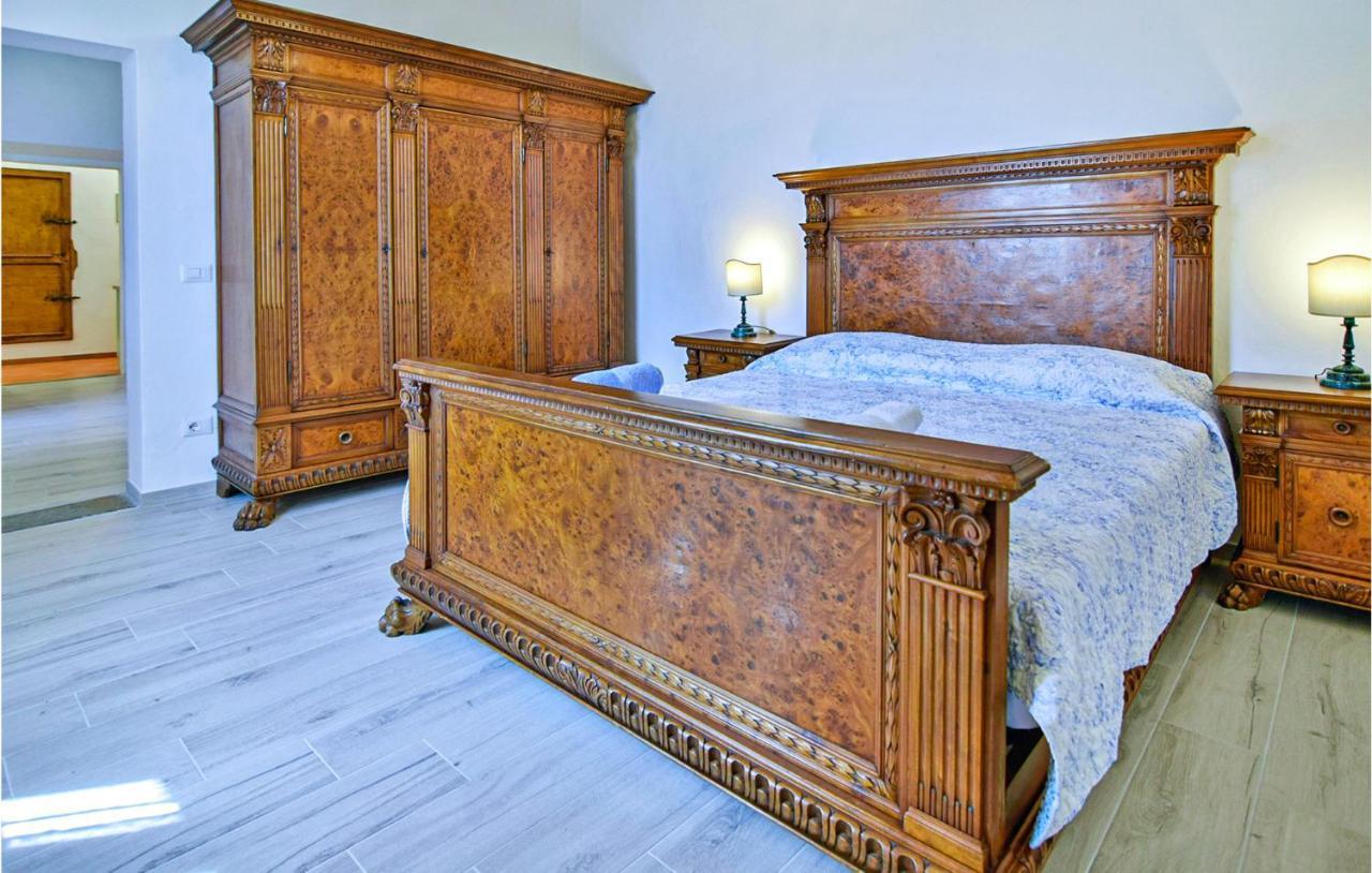 1 Bedroom Gorgeous Apartment In Арецо Екстериор снимка