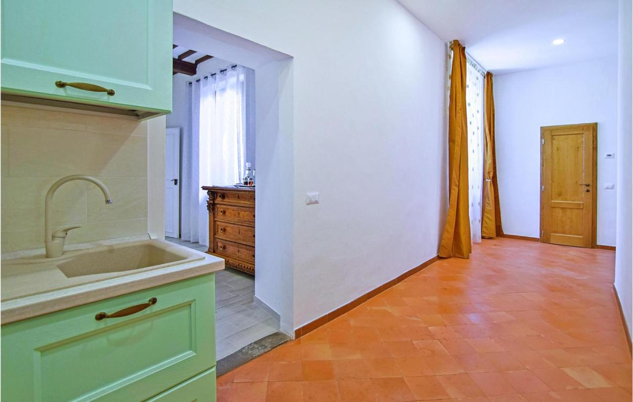 1 Bedroom Gorgeous Apartment In Арецо Екстериор снимка